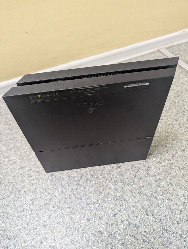 Купити Sony playstation 4 1tb Б/У