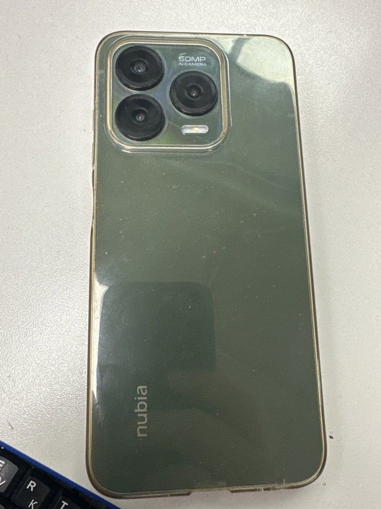 Объявление Zte Nubia V70 Design 8/128GB Green Б/У