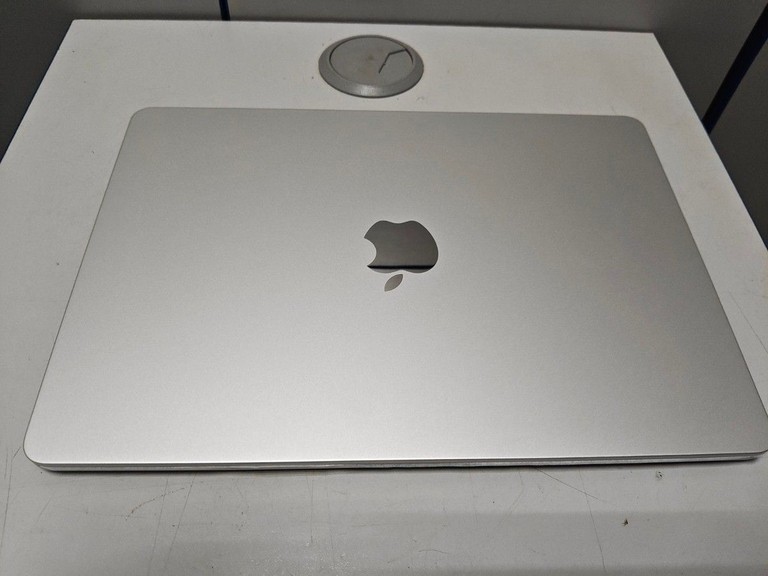 Apple macbook air 13.6/ m2 / ram 16gb/ ssd 256gb/ gpu 8 core Код:01-200974688. Зображення 7