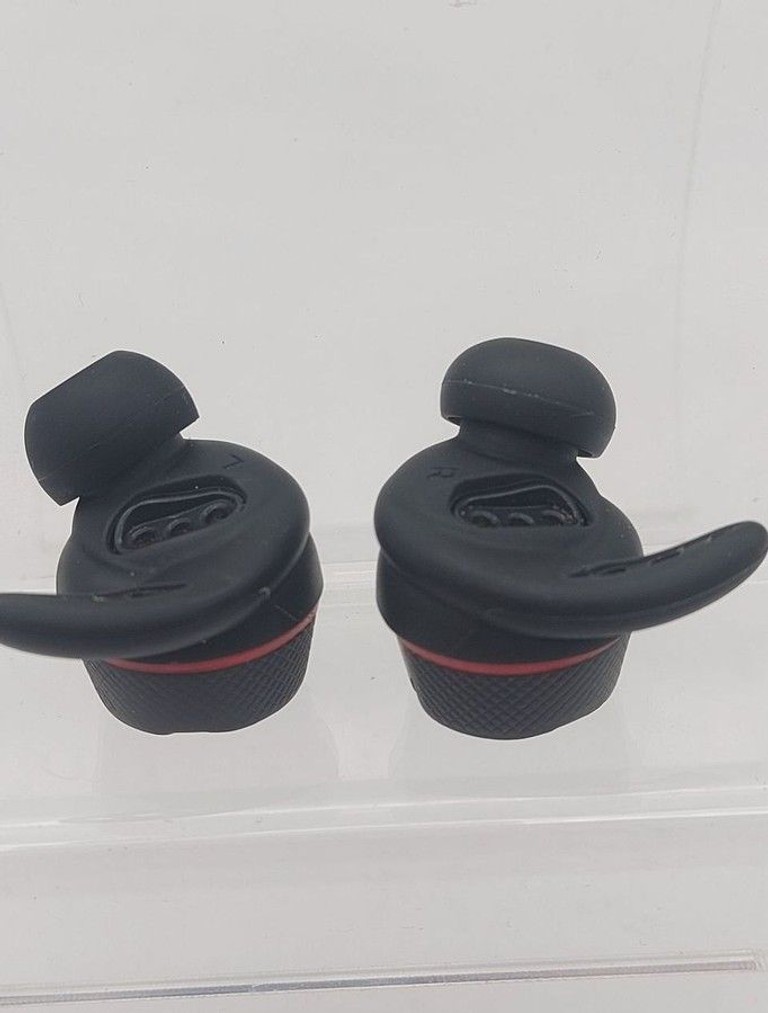 Дешево JBL Under Armour True Wireless Flash Black (UAFLASHBLK) з ломбарду