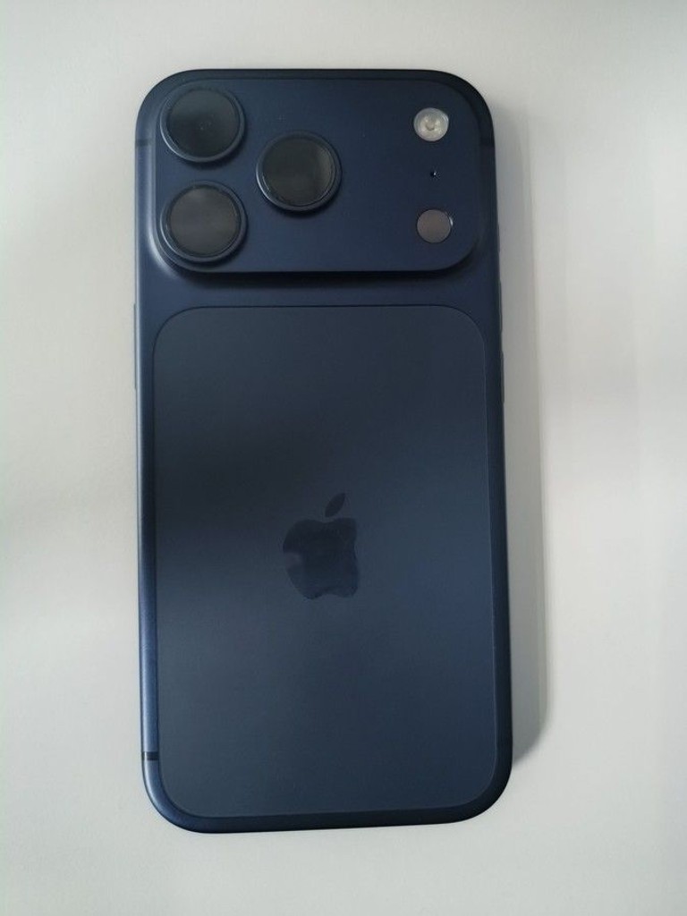 Apple iPhone 17 Pro 256GB Deep Blue (MG8J4) Код:01-200997219. Зображення 7