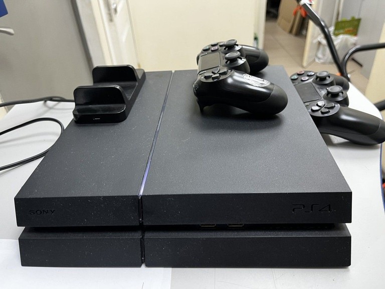 Объявление Sony playstation 4 500gb Б/У