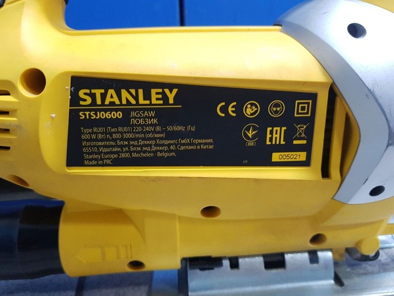 Дешево Stanley STSJ0600 з ломбарду