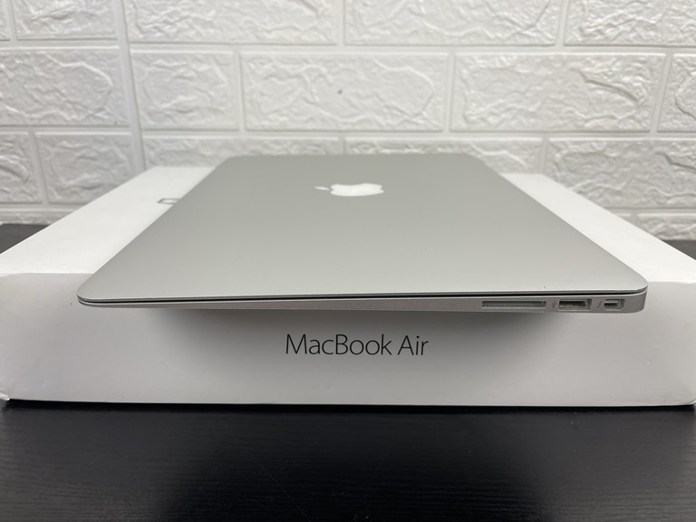 Apple MacBook Air 13.3" 2017 A1466 Код:null. Изображение 6