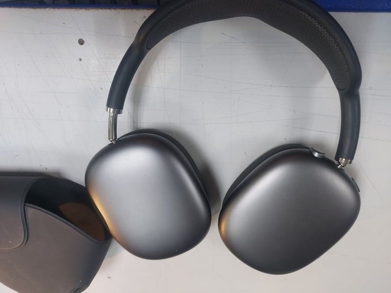 Купити Apple airpods max Б/У