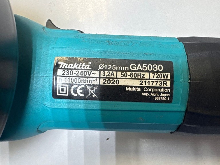 Купити Makita GA5030 Б/У
