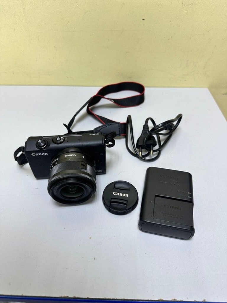 Купити Canon eos m200 Б/У