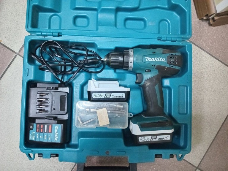 Купити Makita df347d 2акб 1.5ah зп Б/У