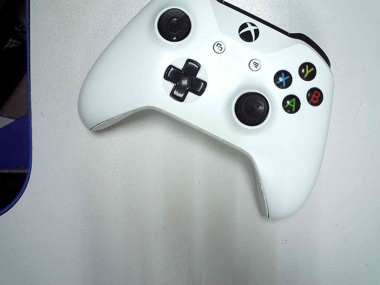 Дешиво Microsoft xbox wireless controller 1708 с ломбарда