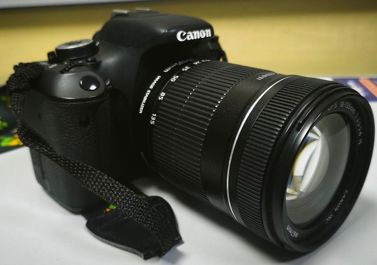 Купить Canon eos 600d / efs 18-135 1:3.5-5.6 is Б/У