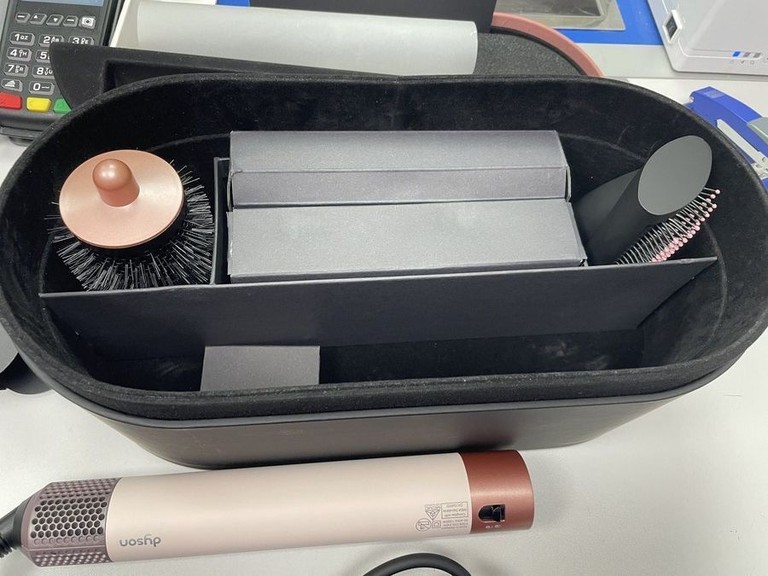 Дешево Dyson Airwrap i.d. HS08 Multi-Styler and Dryer Straight to Wavy Ceramic Pink/Rose Gold (601848-01) з ломбарду