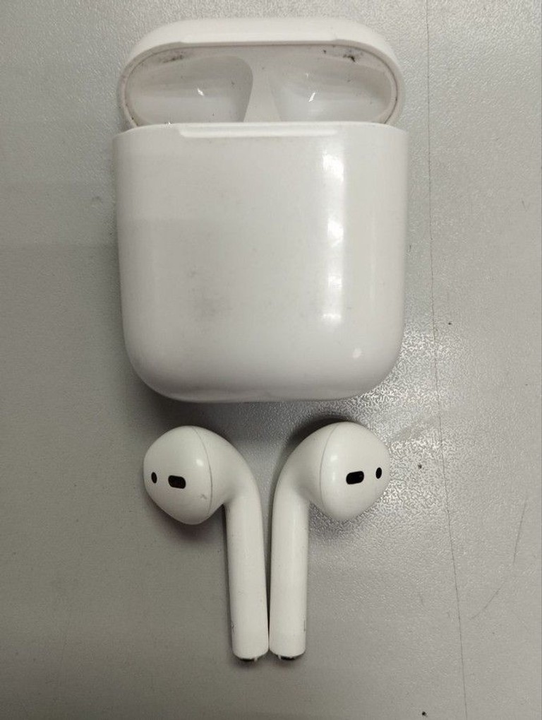 Купить Apple airpods 2nd generation a1938 Б/У