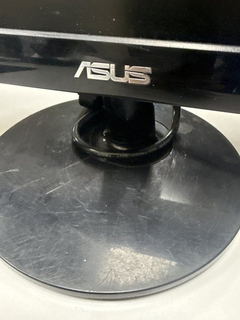Дешево Asus vs197 з ломбарду