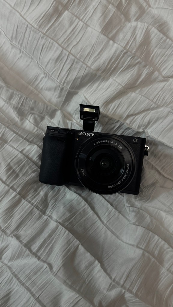 Объявление Sony Alpha A6400 kit (16-50mm) Black (ILCE6400LB.CEC) Б/У