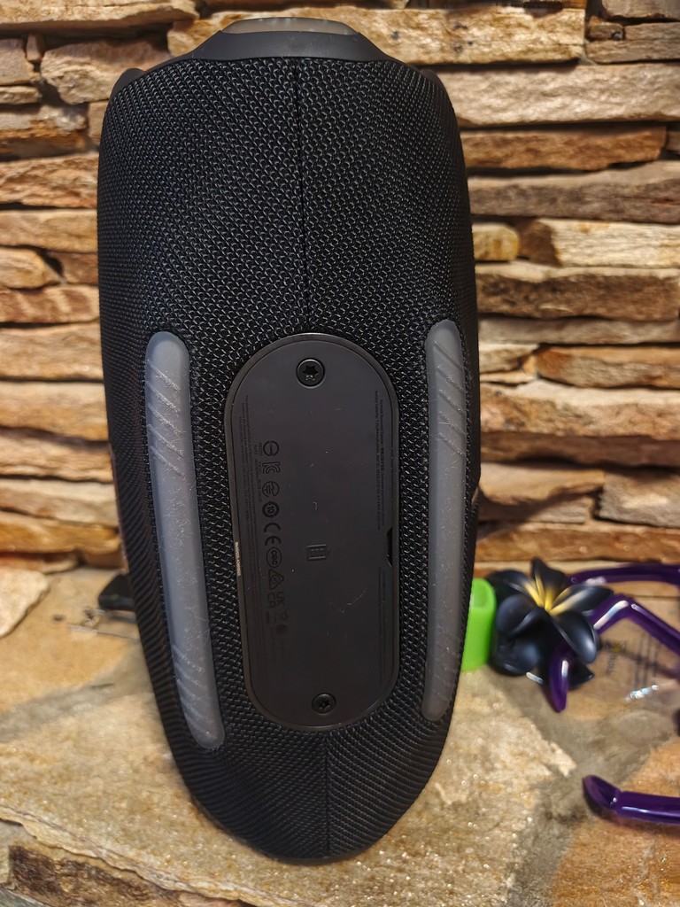 Дешиво JBL Xtreme 4 Black с ломбарда