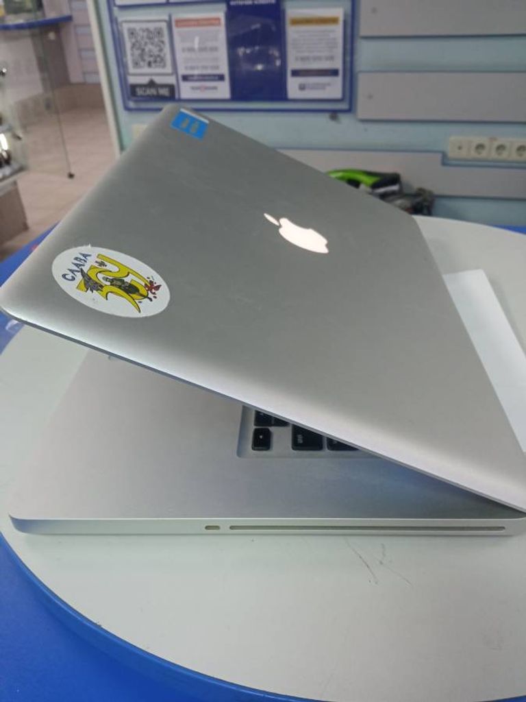 Apple Macbook Pro a1286/ core i7 2,2ghz/ ram8gb/ ssd256gb/intel hd graphics 3000/ dvdrw