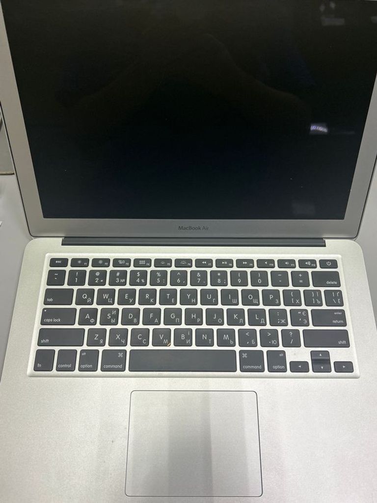 Дешево Apple екр. 13,3/ macbook air 2017/core i5 1,8ghz/ ram8gb/ ssd256gb/ intel hd6000 з ломбарду