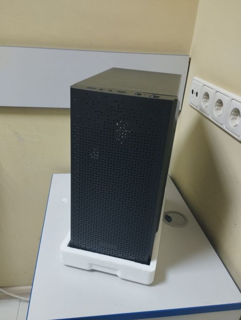 Купить Пк intel core i3-12100/ram 16 gb/hdd відсутній/ssd 1000 gb/інтегрована Б/У