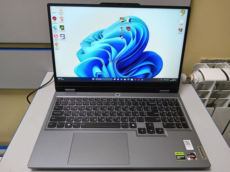 Купити Lenovo loq 15arp9 luna Б/У