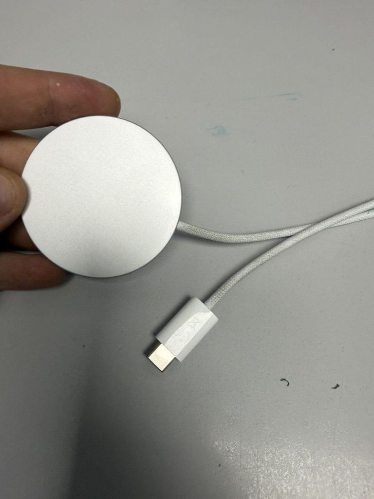 Оголошення Apple magsafe charger Б/У