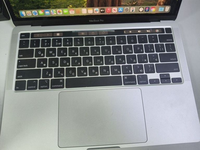 Дешиво Apple macbook pro a2251 13,3"/ core i5 2,0ghz/ram16gb/ssd500gb/intel iris graphics с ломбарда