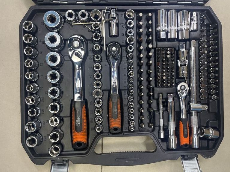 Объявление Neo Tools 08-671 219шт. 1/2 і 1/4 Б/У