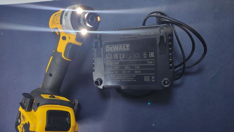 Распродажа Dewalt dcf809 1акб 5ah + зп, продавец Техноскарб