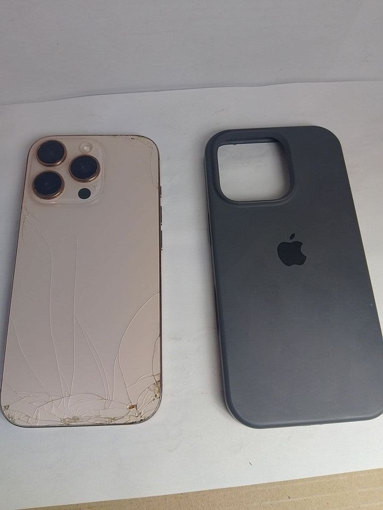 Дешево Apple iPhone 16 Pro 256GB eSIM Black Titanium (MYMG3) з ломбарду