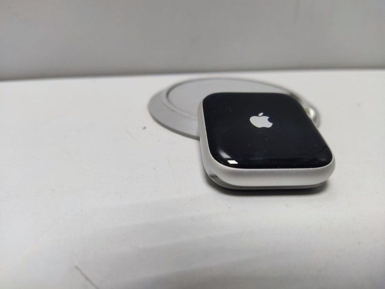 Apple watch se 2 gps 40mm aluminium case Код:01-200805501. Зображення 9