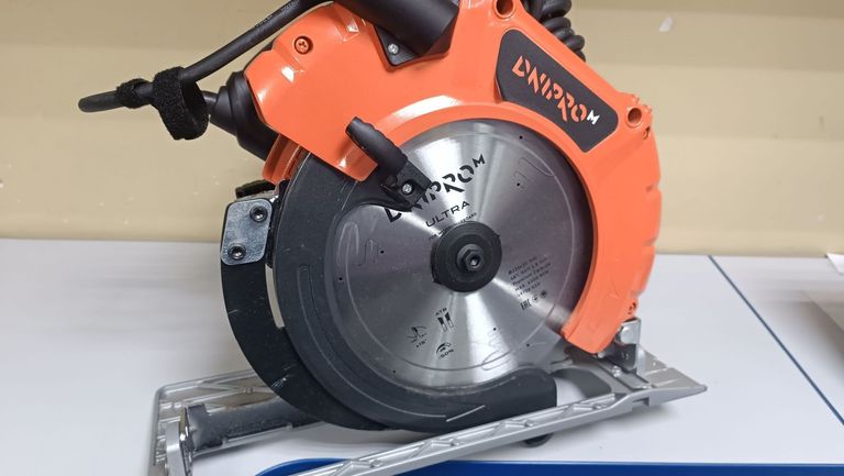 Купити Dnipro-M cs-235in Б/У