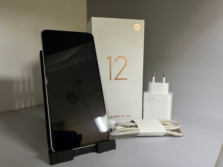 Купить Xiaomi 12 lite 8/128gb Б/У