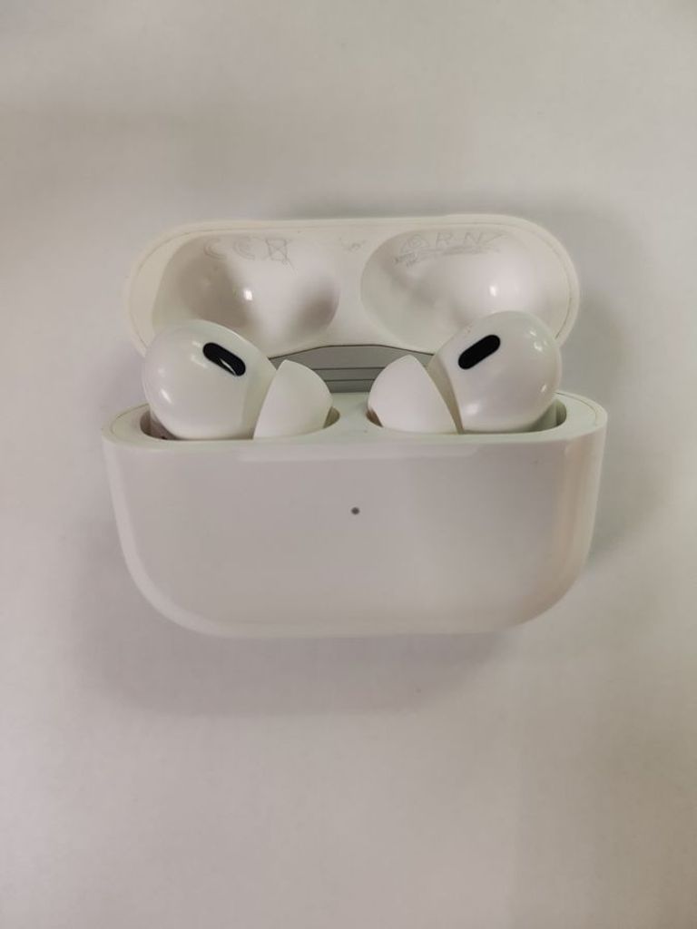 Дешево Apple airpods pro 2nd generation magsafe з ломбарду
