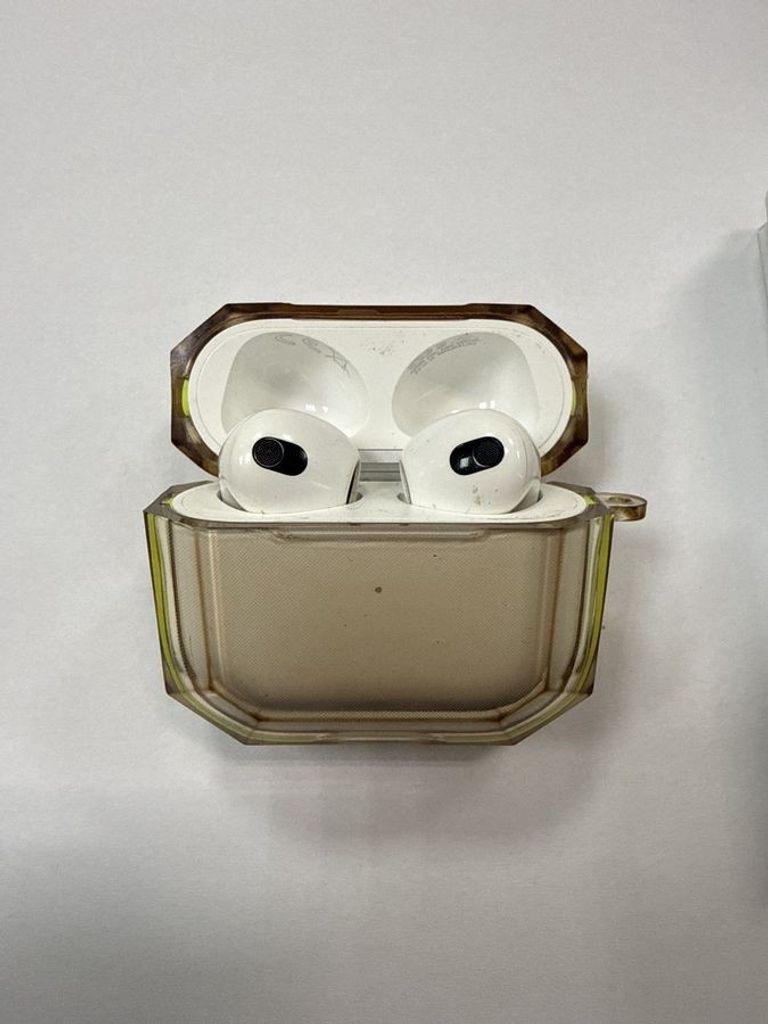 Купити Apple airpods 3rd generation Б/У