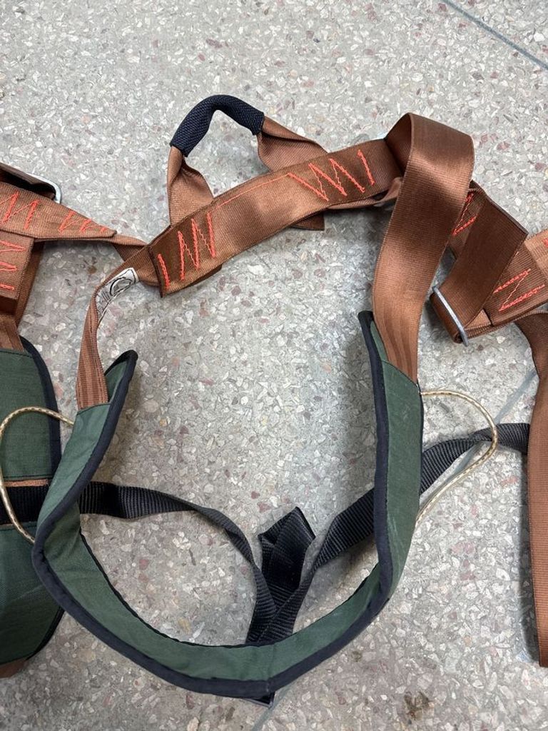 Дешево Strong без моделі з ломбарду