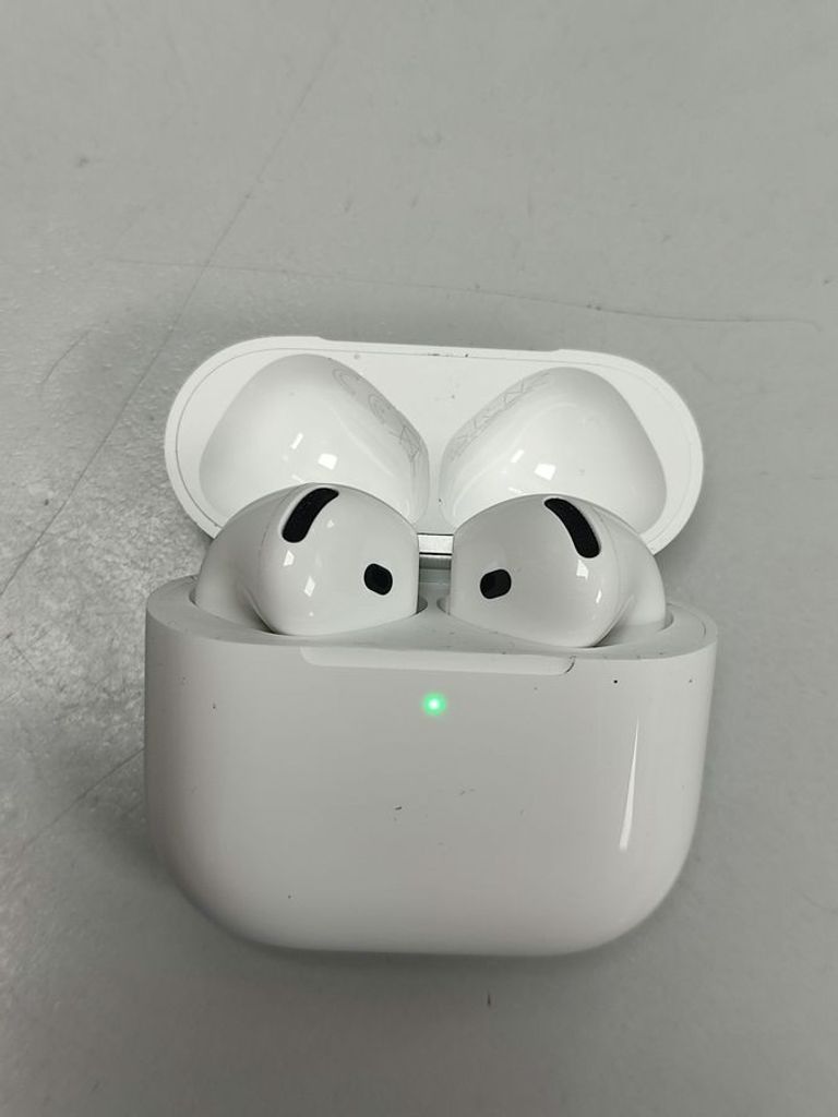 Купить Apple airpods 4 Б/У