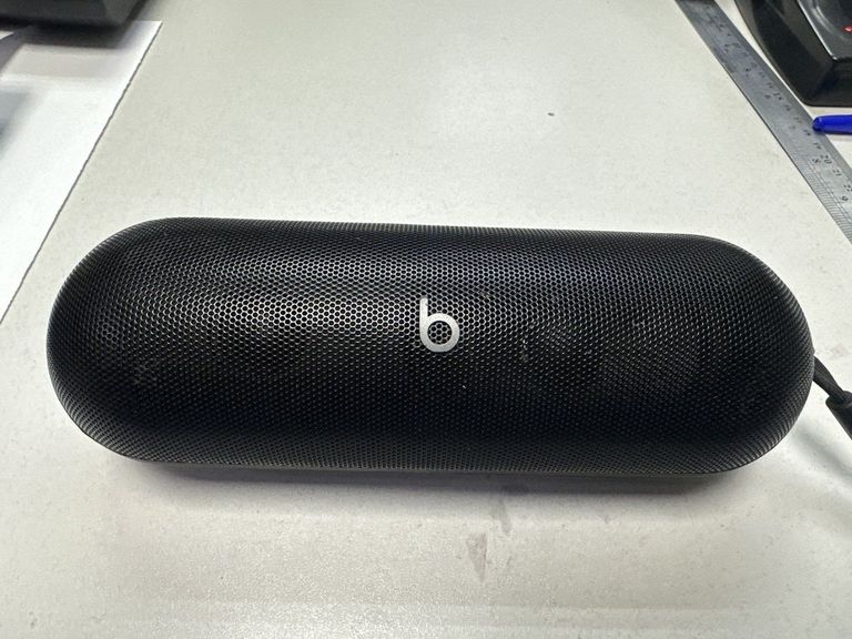 Купить Beats by dr. dre Pill Matte Black (MW443) Б/У