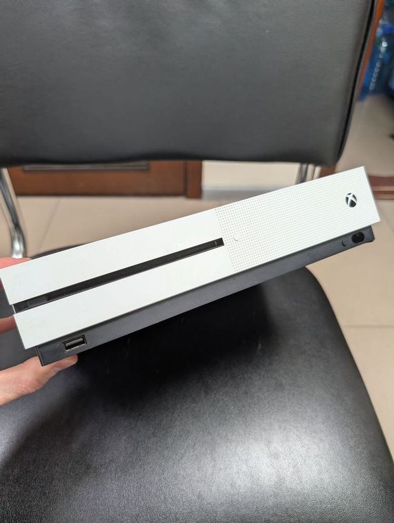 Объявление Microsoft Xbox One S 1TB Б/У