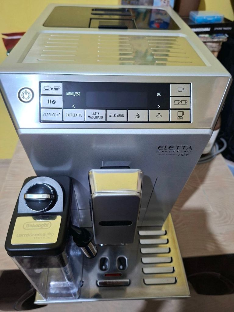 Купить Delonghi ECAM 45.760.W Eletta Cappuccino TOP Б/У