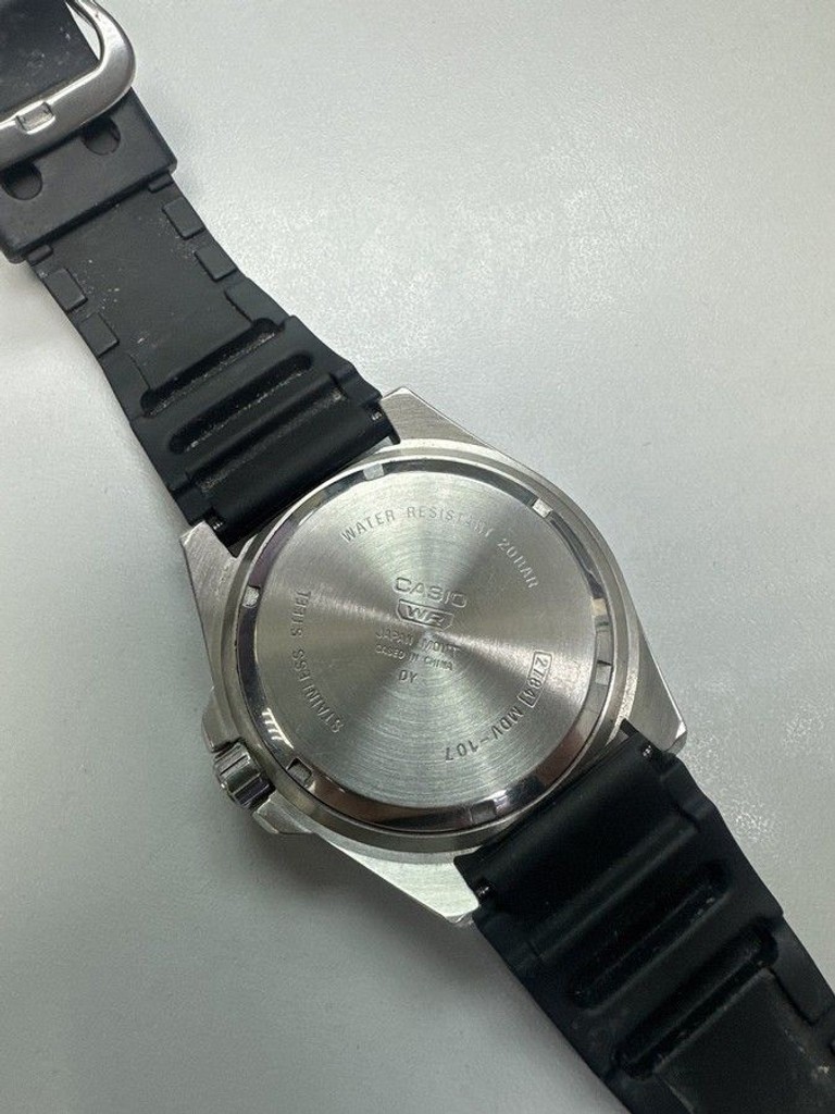 Дешиво Casio mdv-107 с ломбарда