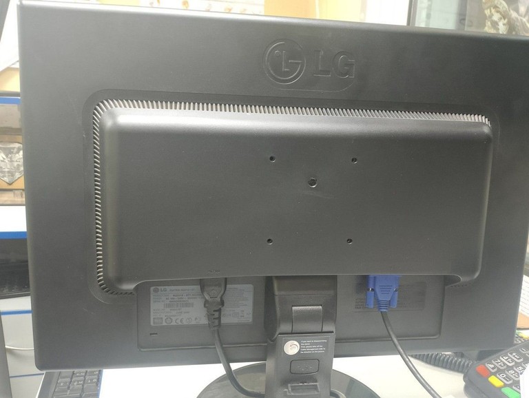 Купить Lg w2241st Б/У