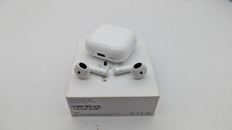 Дешево Apple airpods 4 with active noise cancellation з ломбарду