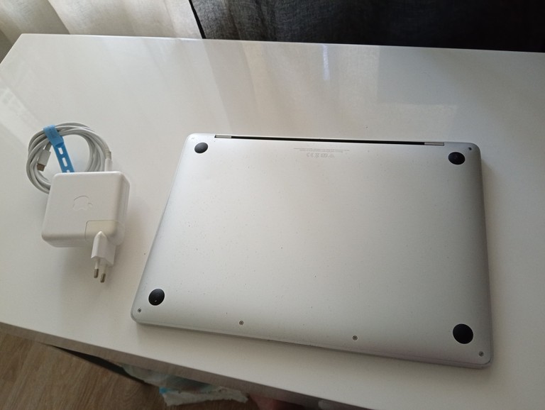 Дешево Apple MacBook Pro 13" Space Gray Late 2020 (Z11C000E4, Z11B000EM... з ломбарду