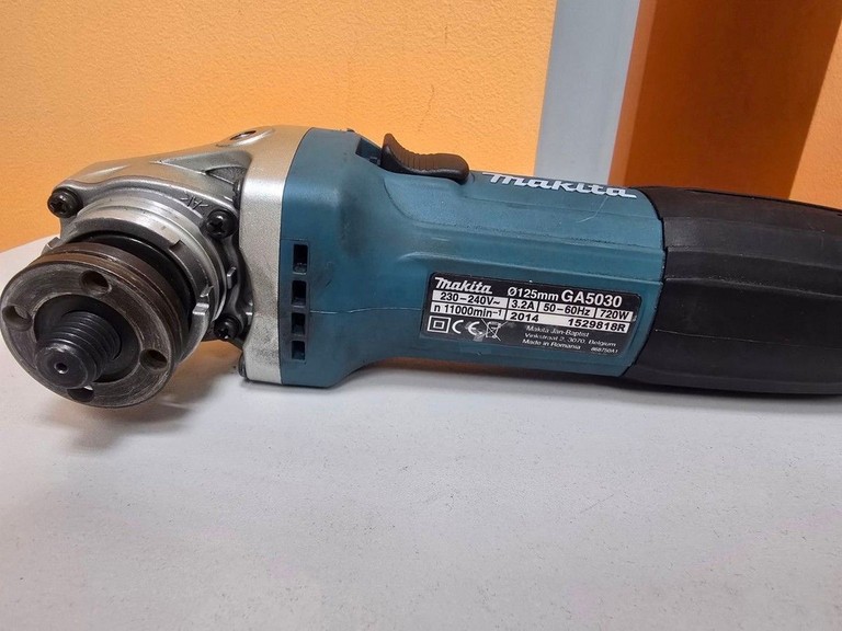 Дешево Makita GA5030 з ломбарду