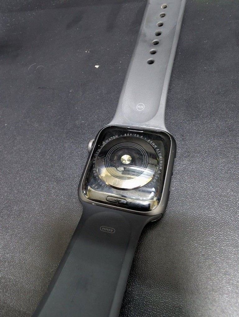Оголошення Apple watch series 4 gps 44mm aluminium case Б/У