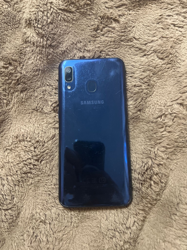 Объявление Samsung Galaxy A20e SM-A202F 3/32GB Blue SM-A202FZBD Б/У