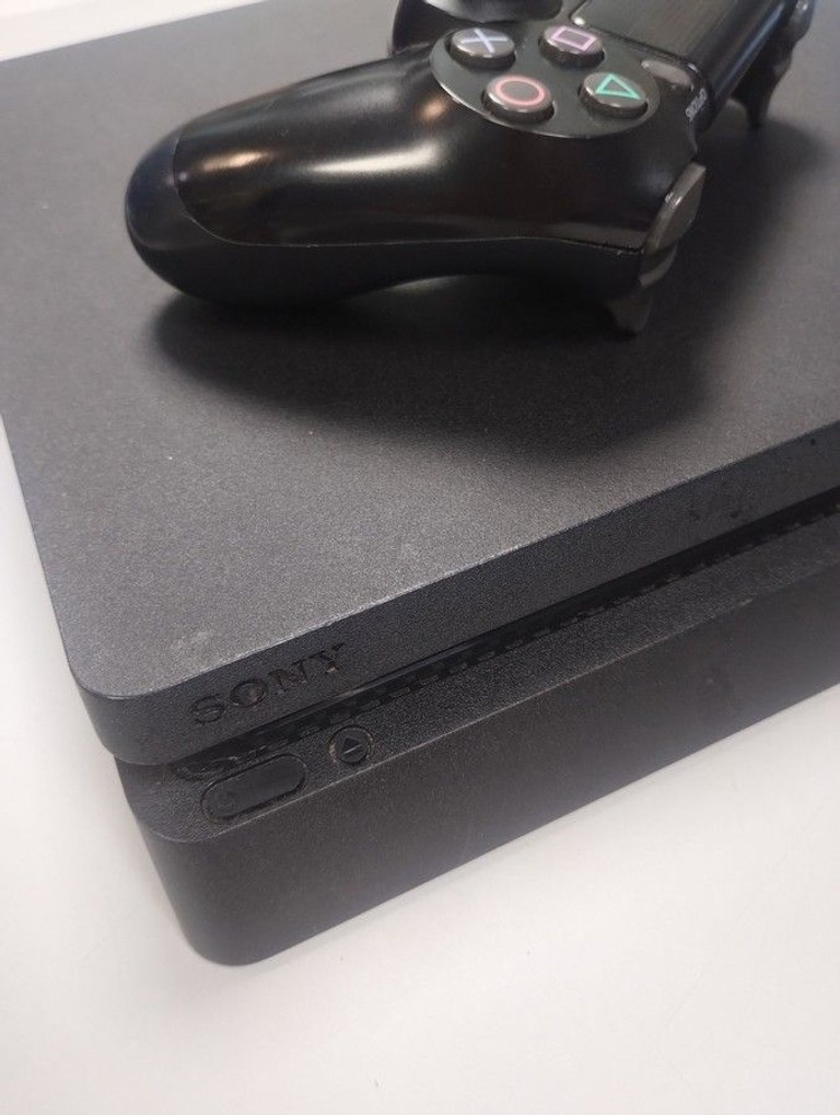 Объявление Sony playstation 4 500gb Б/У