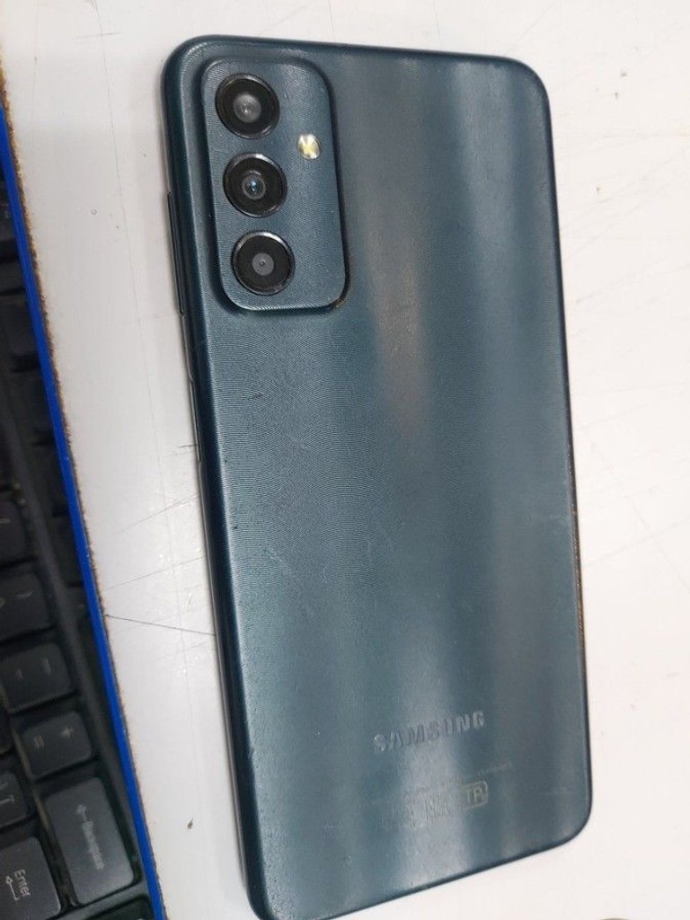 Дешево Samsung galaxy m13 sm-m135f 4/64gb з ломбарду