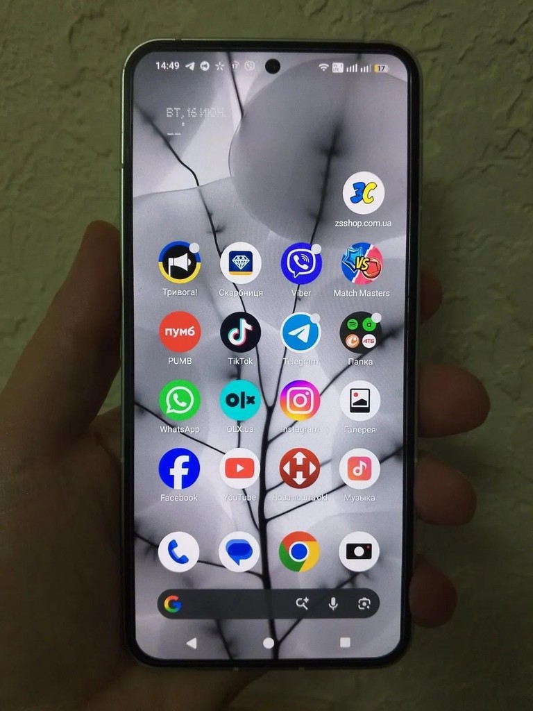 Купити Nothing Phone (2) 12/256gb 120Ггц Б/У