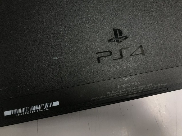 Дешево Sony playstation 4 1tb з ломбарду