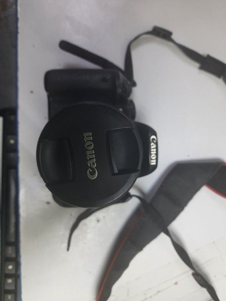 Дешево Canon EOS 700D body з ломбарду